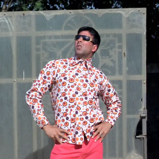 Akshay Kumar Hera Pheri Pose